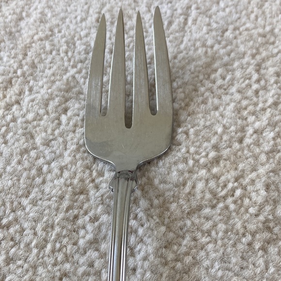 Reed & Barton stainless colonial shell meat serving fork - Picture 3 of 6